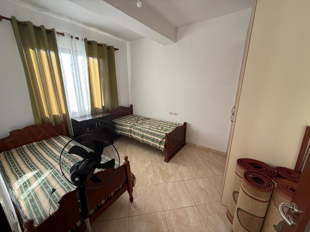 📣 QERA Apartament 2+1 📍 Prane Pasticeri Nela 6, Yzberisht ✨ 💶 Cmimi 450 Euro