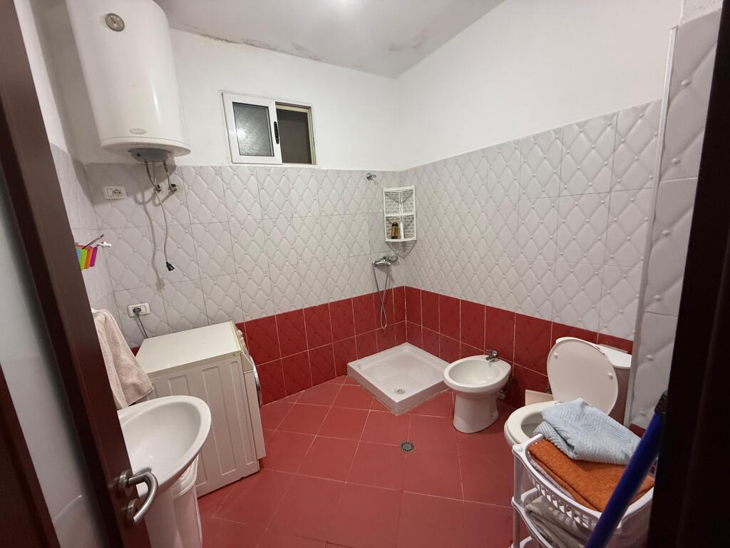 📣 QERA Apartament 2+1 📍 Prane Pasticeri Nela 6, Yzberisht ✨ 💶 Cmimi 450 Euro
