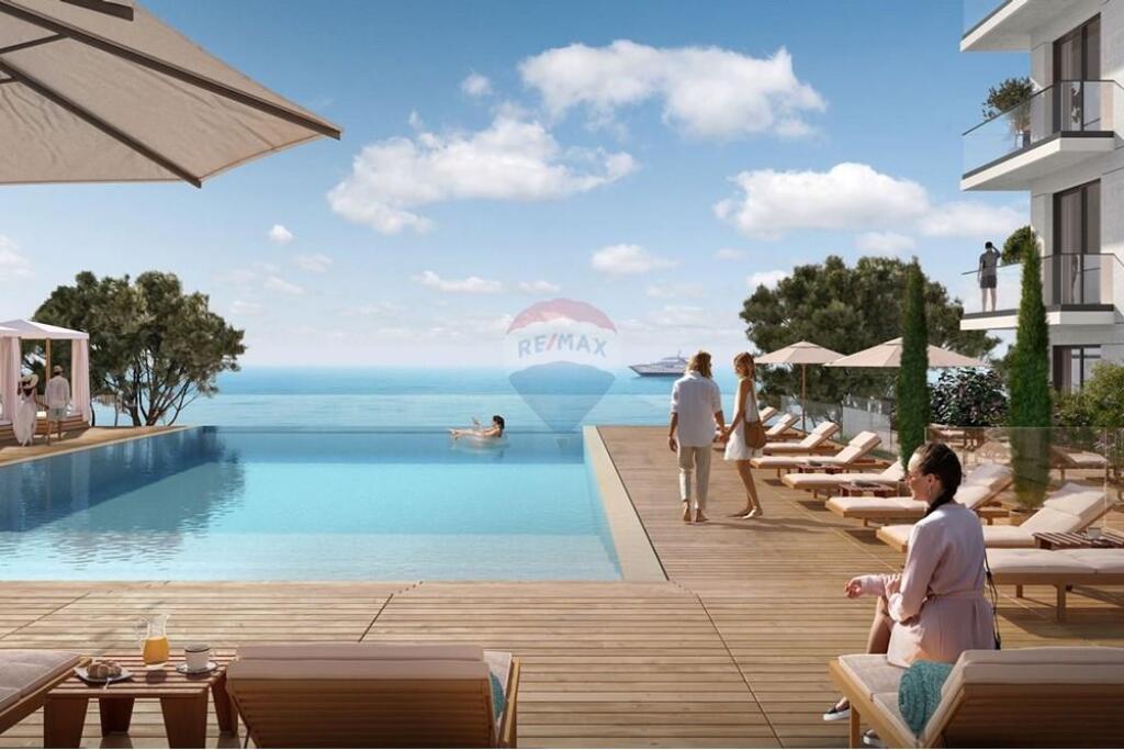 Apartament 2+1+2 me parkim tek Durres Marina!