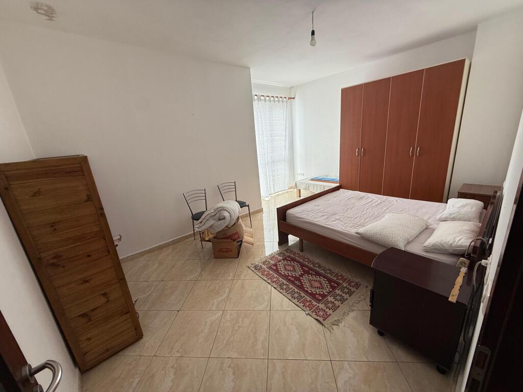 📣 QERA Apartament 2+1 📍 Prane Pasticeri Nela 6, Yzberisht ✨ 💶 Cmimi 450 Euro