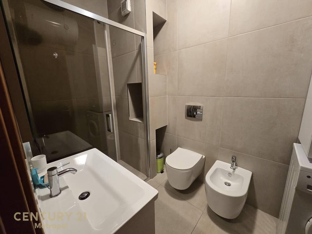 AFFITTASI APPARTAMENTO 1+1, CENTRO Tirane!.