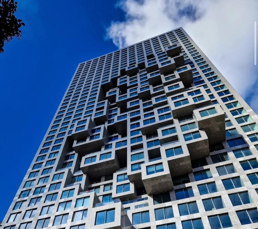 UFFICIO IN AFFITTO 390 M2 CENTRO STRADA DI ELBASAN 11.700 EURO