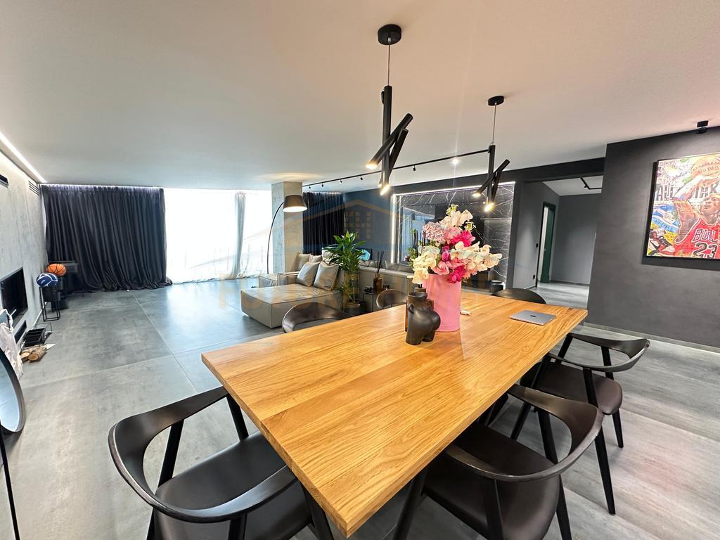 Penthouse for sale Dry Lake
