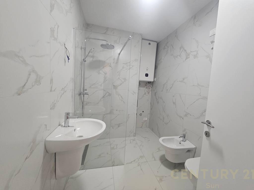 ZYRE + POST PARKIMI PER QIRA NE LAKE VIEW RESIDENCES!!
