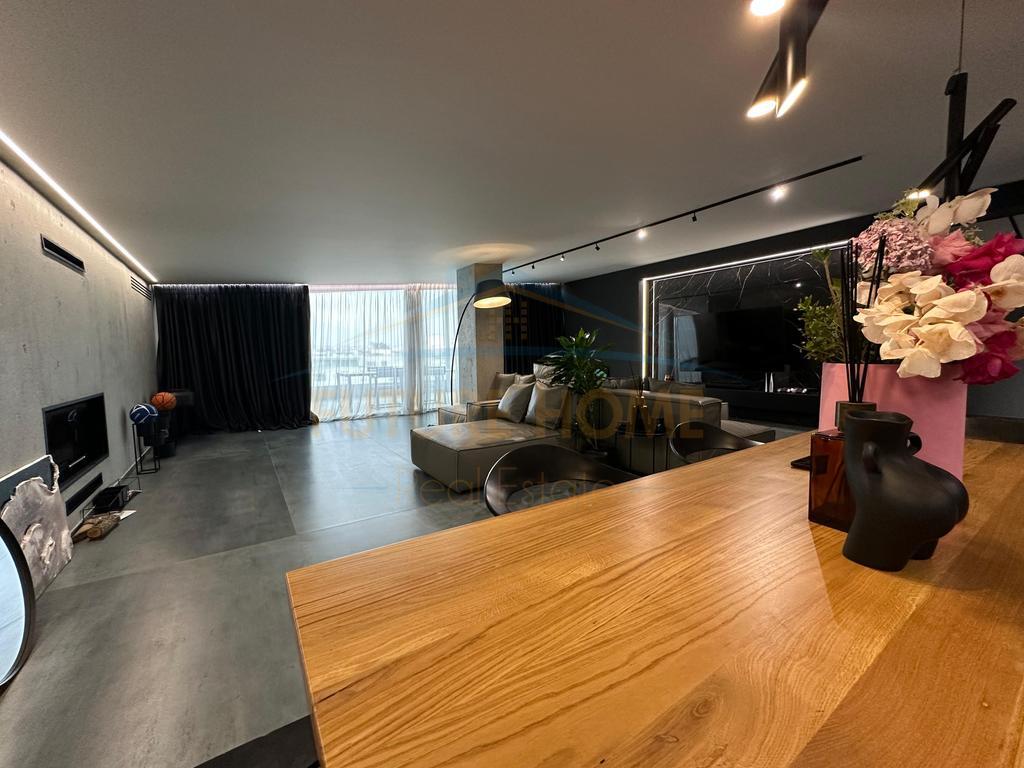 Penthouse for sale Dry Lake