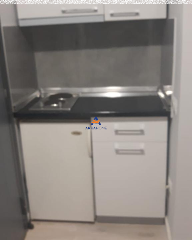 JEPET GARSONIERE ME QERA "TE STADIUMI DINAMO" 450 EURO