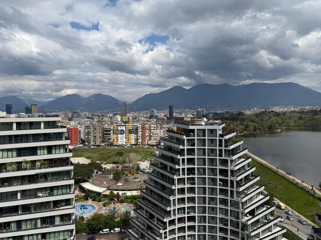 "LAKE VIEW" RESIDENCE, JAPIM ME QIRA APARTAMENT 3+1+2+2 POSTE PARKIMI
