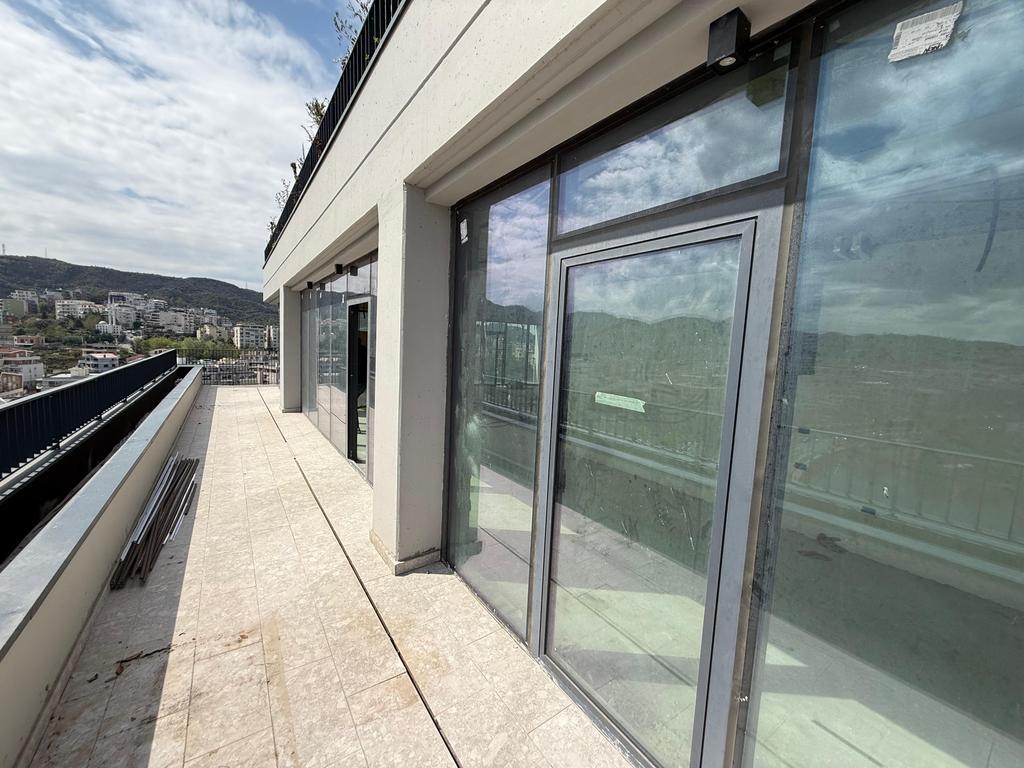 "LAKE VIEW" RESIDENCE, JAPIM ME QIRA APARTAMENT 3+1+2+2 POSTE PARKIMI