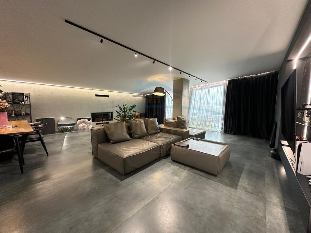 Penthouse for sale Dry Lake