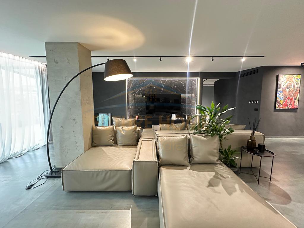 Penthouse for sale Dry Lake