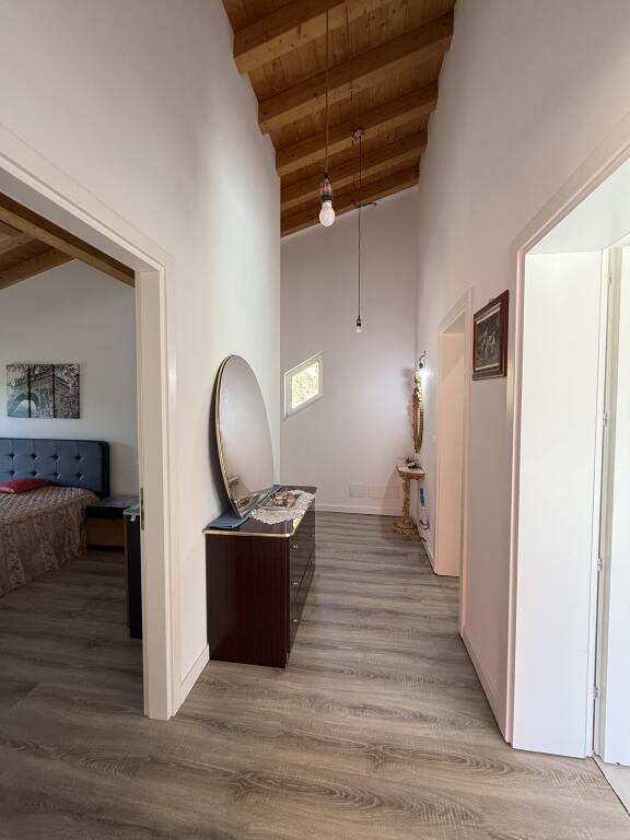 Private villa for sale in Linz between Dajti park