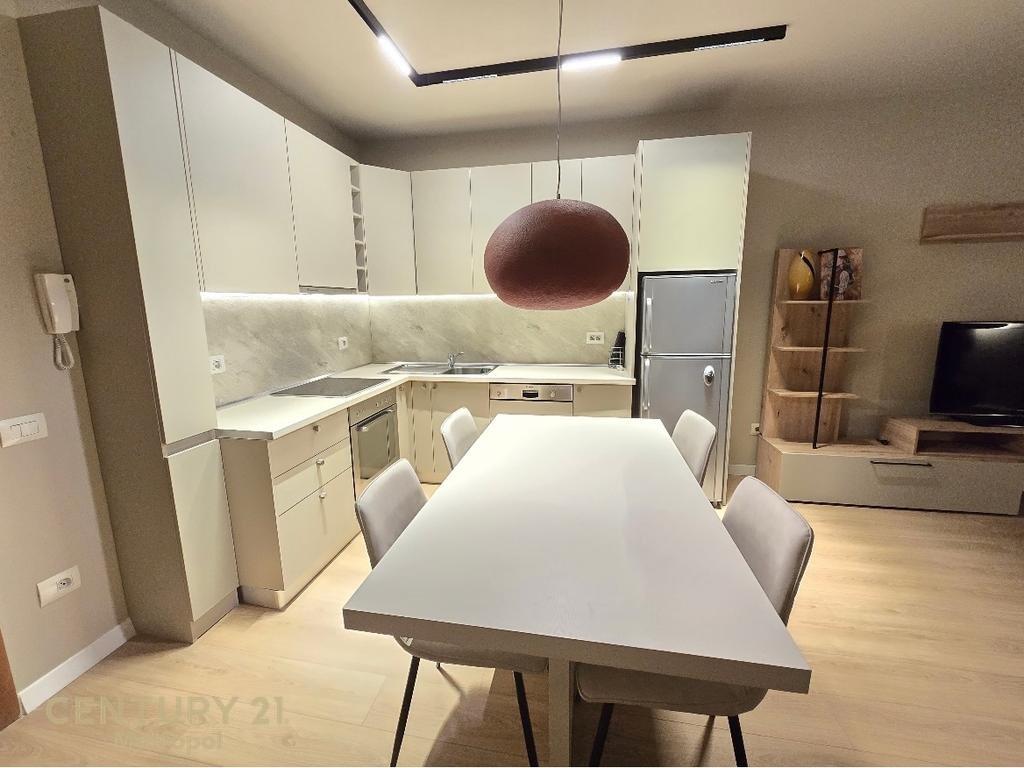 AFFITTASI APPARTAMENTO 1+1, CENTRO Tirane!.