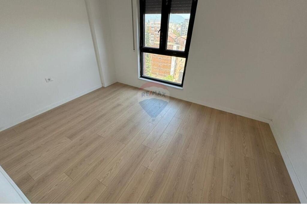 Apartament 2+1+2 - Për Shitje - Komuna e Parisit, Tiranë