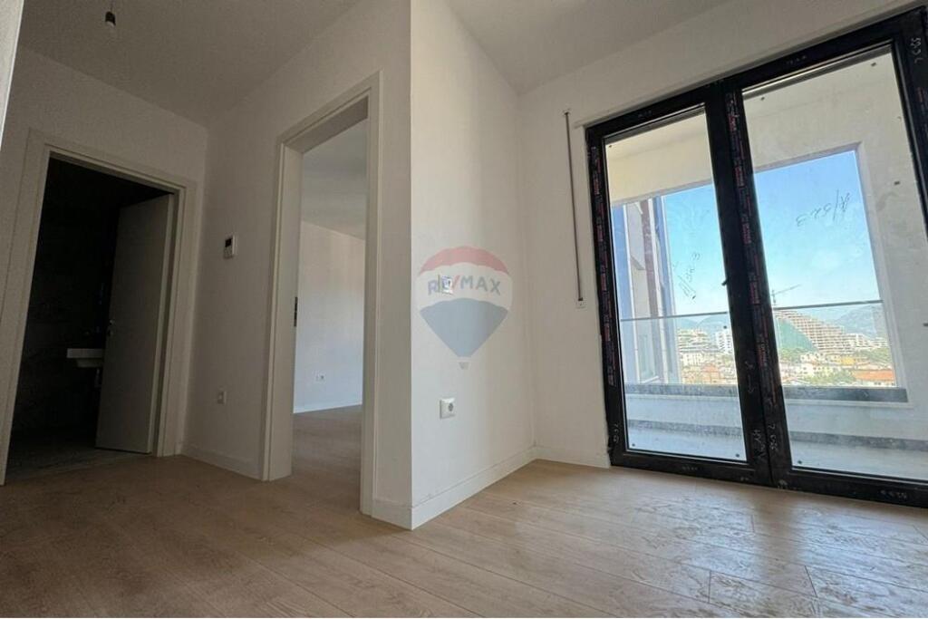 Apartament 2+1+2 - Për Shitje - Komuna e Parisit, Tiranë