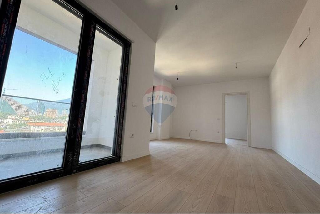 Apartament 2+1+2 - Për Shitje - Komuna e Parisit, Tiranë