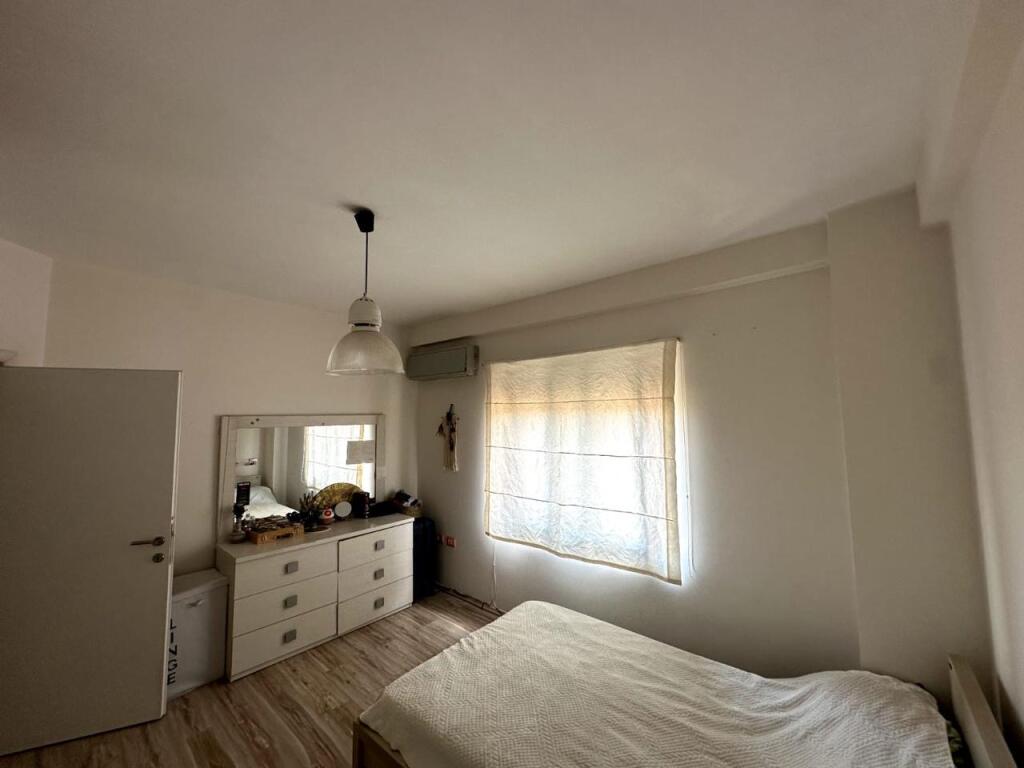 2+1, furnished porcelain near the water, price 500 thousand lek