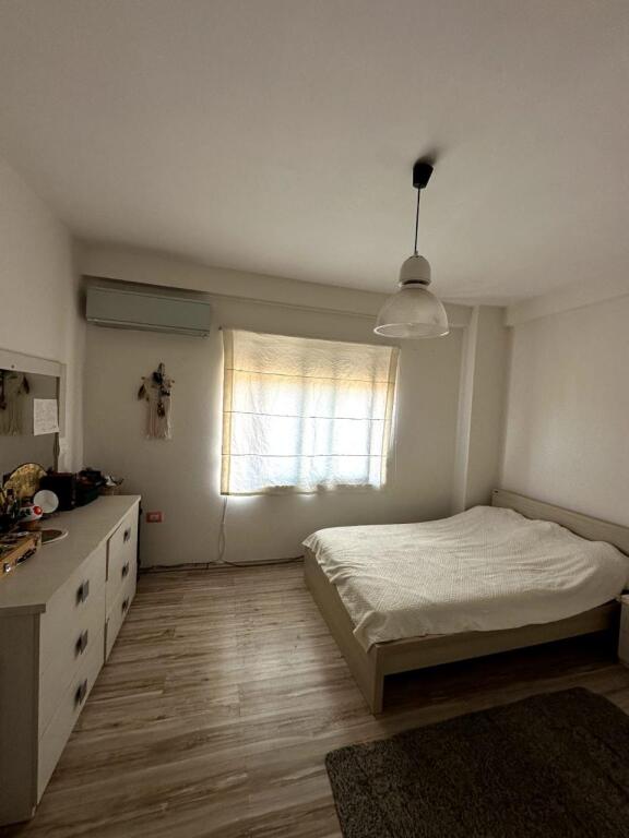 2+1, furnished porcelain near the water, price 500 thousand lek