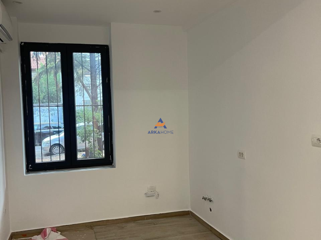 JEPET ME QERA ZYRE 50M2 "STADIUMI DINAMO" 700 EURO