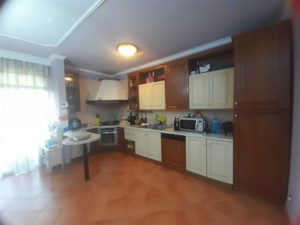 2+1,arredato uccello nero,prezzo 699 mila lek