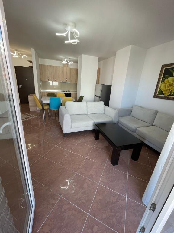 VENDESI APPARTAMENTO 2+1 VIA XHANFIZE KEKO 189.000 EURO