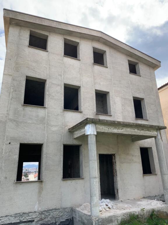 Private house for sale in Institut, Tirane/180,000 €