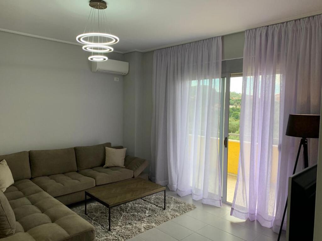 🏡 Appartamento 2+1 in Affitto – Via Peti, Tirana