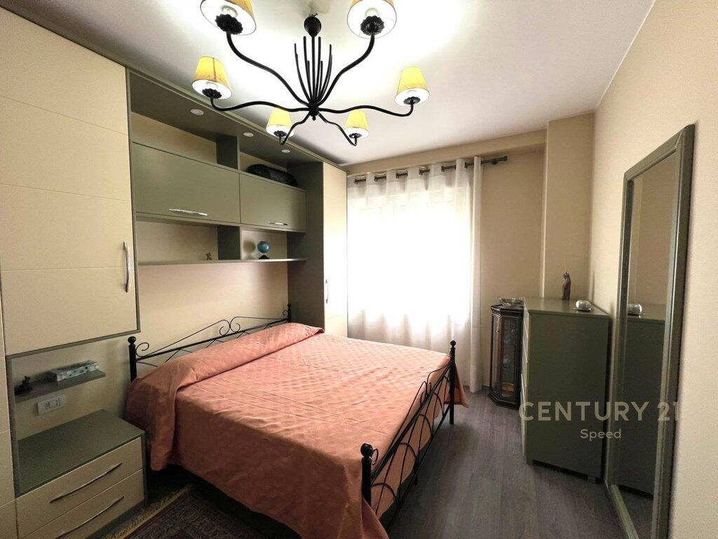 Ofrojme apartamet 3+1me qira tek Hipoteka!