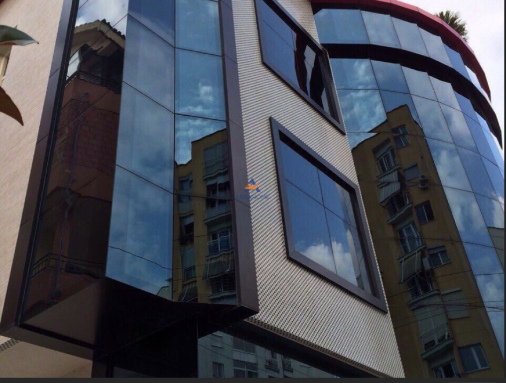 EDIFICIO IN AFFITTO 1700M2 "LAPRAKE" (PREZZO TRATTABILE)