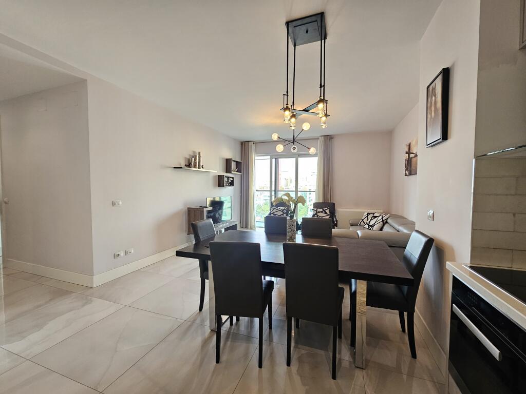 Jepet me Qira Apartament 2+1 + Post Parkimi + gardorobe– Ambasador 3 ✨çmimi 1800 euro