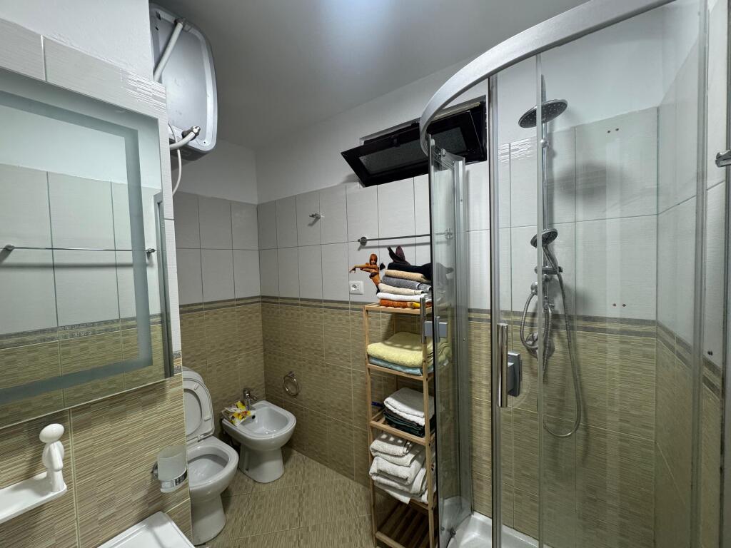 Jepet me qera apart 3+1+2 perballe Gjykates, Blvd. Bajram Curri