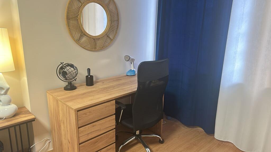 Jepet me qira apartament 2+1 në qendër të Tiranës 🏙️ Apartamenti ndodhet në pallat të ri 17-katësh, pas 9-katsheve💶 Qiraja mujore: 80000 leke
