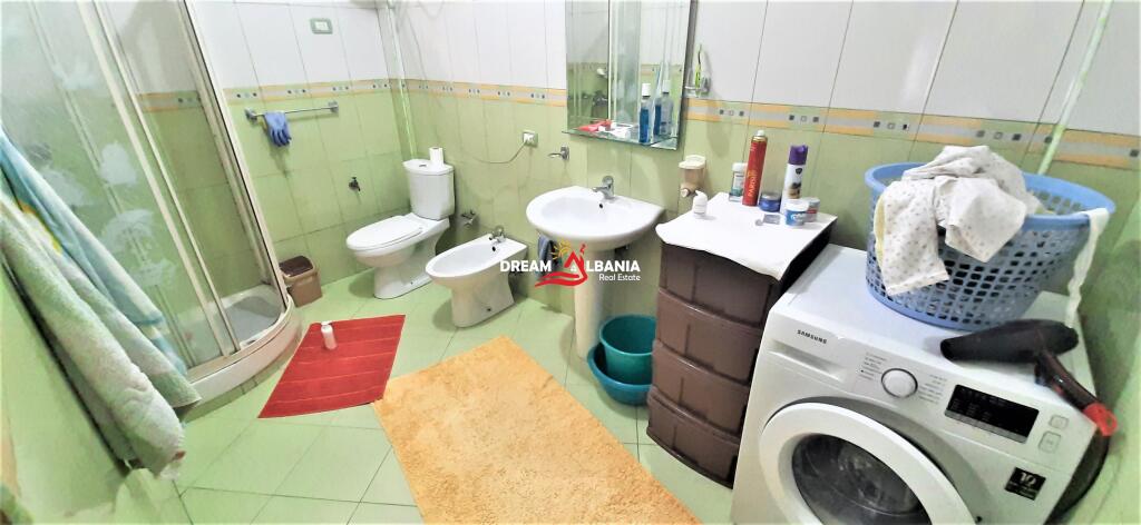 Shtepi 2 kateshe ne shitje ne zonen e 21 Dhjetorit prane Policise Bashkiake ne Tirane (ID 4141022)