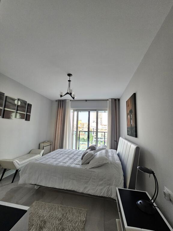 Jepet me Qira Apartament 2+1 + Post Parkimi + gardorobe– Ambasador 3 ✨çmimi 1800 euro
