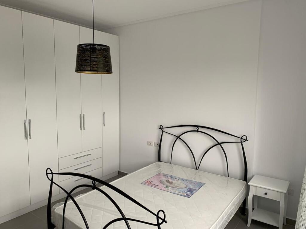 🏡 Appartamento 2+1 in Affitto – Via Peti, Tirana