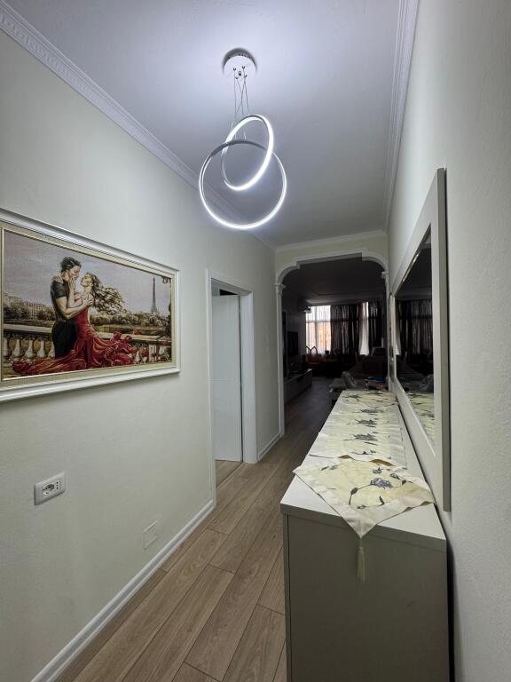 Jepet me qera apart 3+1+2 perballe Gjykates, Blvd. Bajram Curri