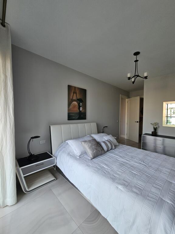 Jepet me Qira Apartament 2+1 + Post Parkimi + gardorobe– Ambasador 3 ✨çmimi 1800 euro