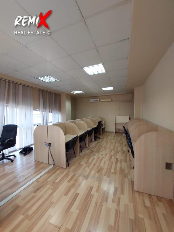 Jepet me qera ambjent biznesi per zyra, klinika dentare,  parukeri - estetike,  qender kursesh etj.