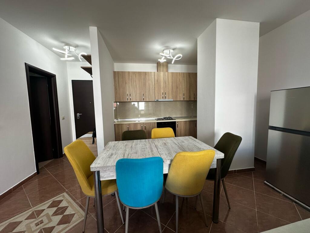 🏡 Vendesi in vendita Appartamento 2+1 al Complesso Kolombo, vicino a Oxhaku – Tirana