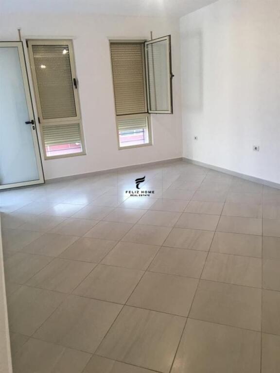 OFFICE FOR RENT 90 M2 DON BOSKO 500 EURO