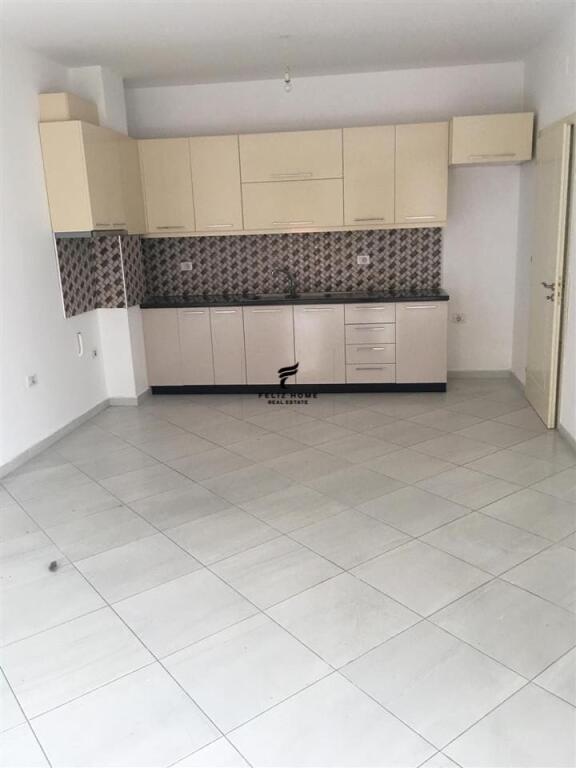 OFFICE FOR RENT 90 M2 DON BOSKO 500 EURO