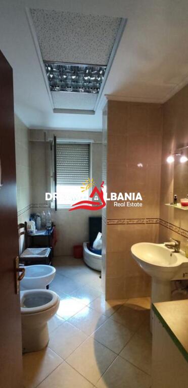 Appartamento 1+1 In Vendita A Komuna E Parisit (ID 41111163)