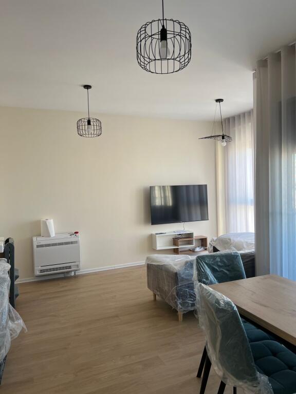 1+1,furnished near the red school, price 750 euros with parking