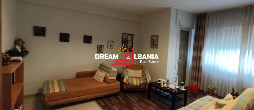 Appartamento 1+1 In Vendita A Komuna E Parisit (ID 41111163)