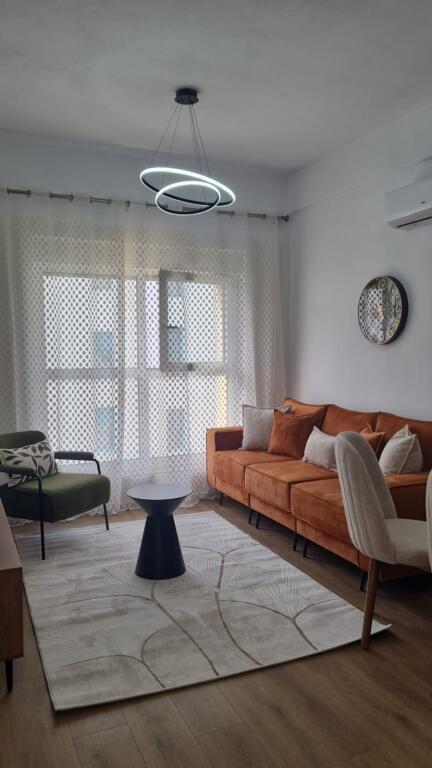 🏠 Appartamento 1+1 in affitto 📍 Complesso Kadiu, Ali Demi, Tirana 📅 Piano: 4 💶 Prezzo: 40000 leke /mese