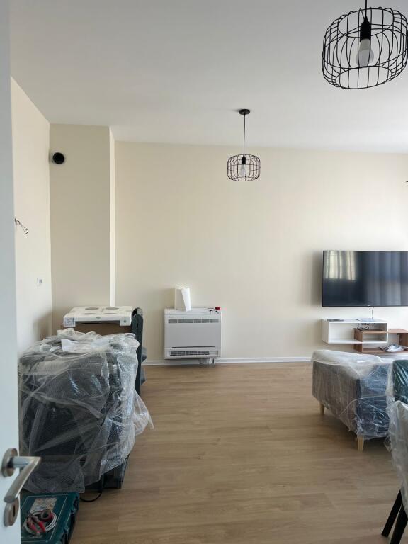 1+1,furnished near the red school, price 750 euros with parking