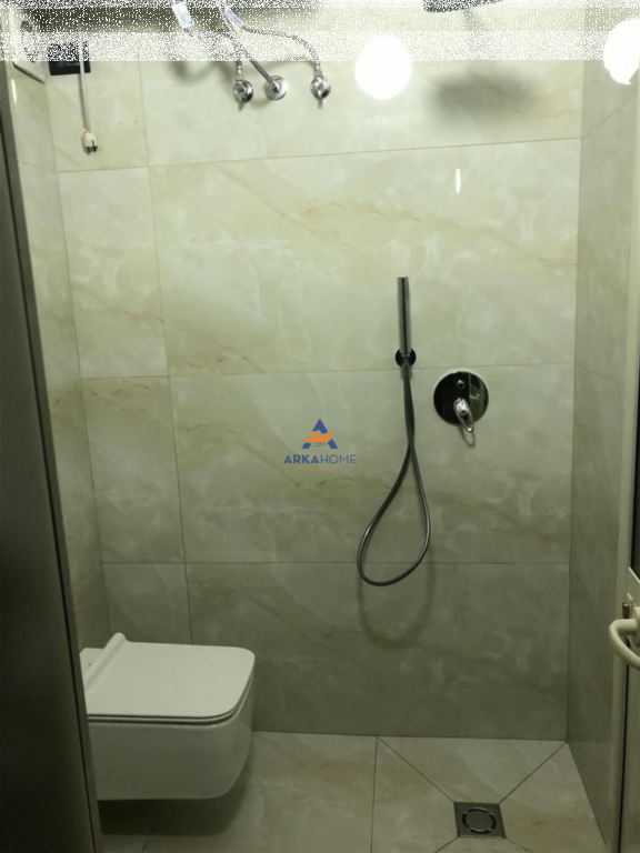 AFFITTASI APPARTAMENTO 1+1 "PAZARI I RI" 50000 LEKE