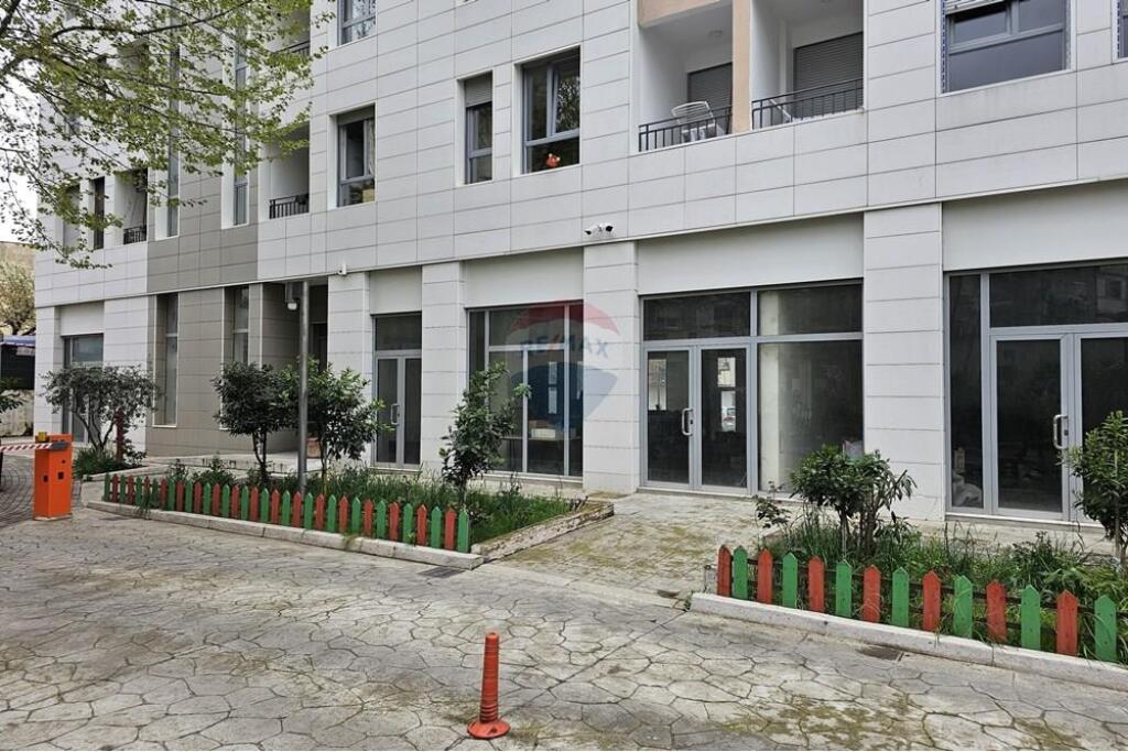 Dyqan - Për Shitje - Materniteti i Ri, Tiranë (ID: 530181081-311)
