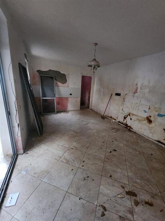 GARSIONERE PER SHITJE PRANE PALLATIT TE SPORTIT, MUNDESI INVESTIMI