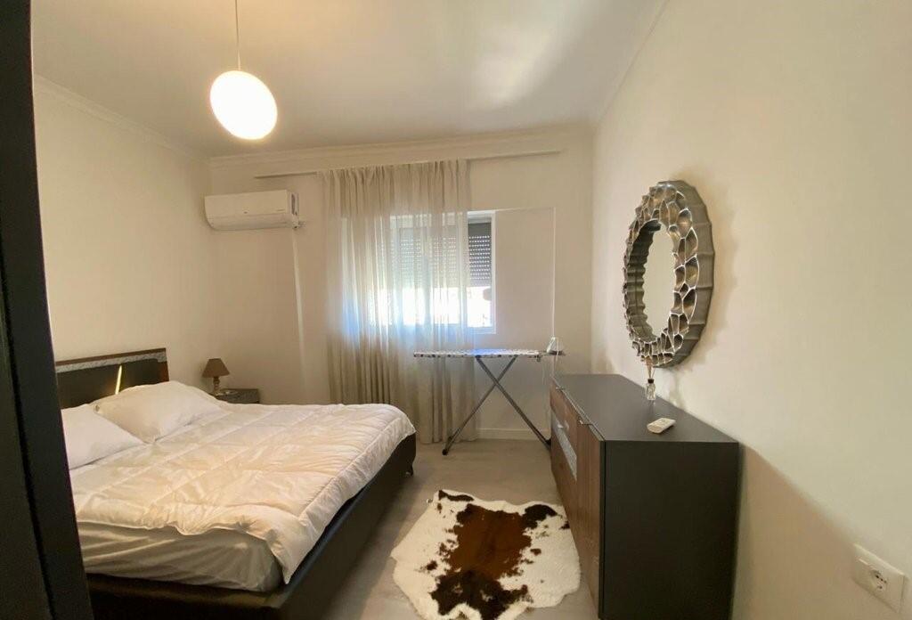 Apartament Modern 2+1 me Qira pranë KIKA 2, Komuna e Parisit – 900€/muaj