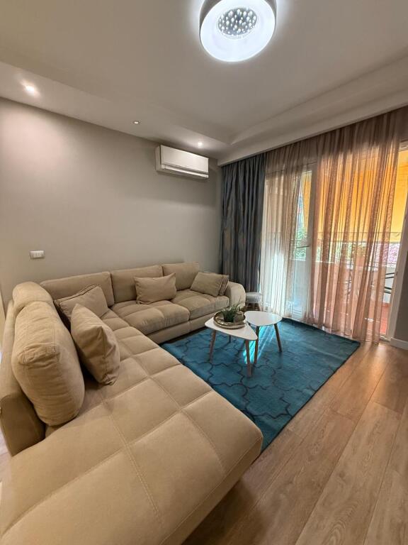 Apartament 2+1 per qira,Rruga e Kavajes,Rruga Him Kolli